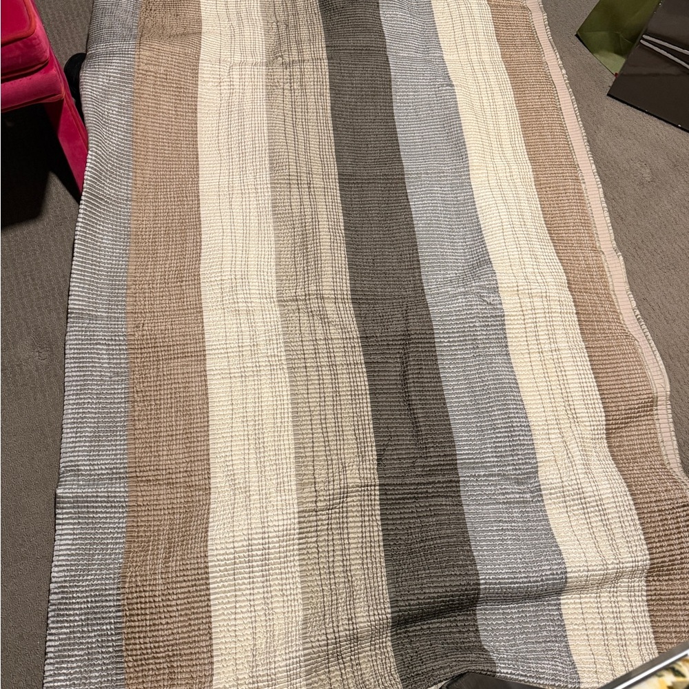 Crate&Barrel Sedona Full/Queen Quilt and. 2 standard shames. Great Condition.
